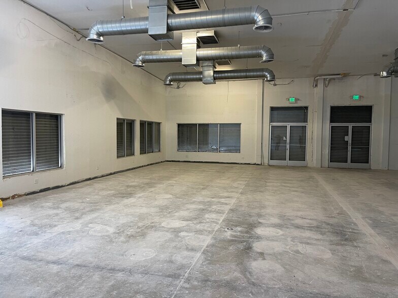 More Photos Of 961 W Compton Blvd, Compton Freestanding For Sale