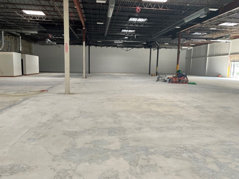 More Photos Of 1330 Livingston Ave, North Brunswick Warehouse For Lease