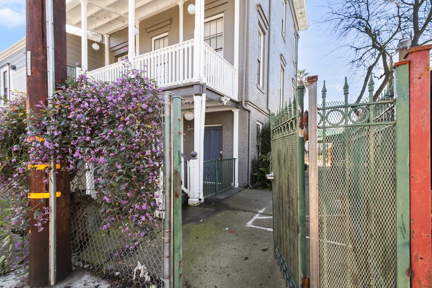 More Photos Of 1111-1123 D St, Sacramento Specialty For Sale