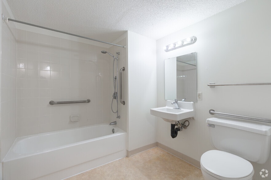 More Photos Of 985 Ivy Ave E, Saint Paul Apartments For Sale