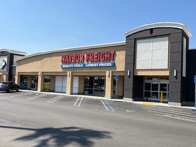 More Photos Of 1231-1325 W Yosemite Ave, Manteca Freestanding For Lease