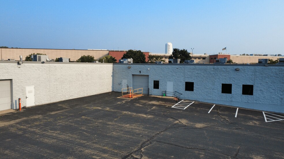 More Photos Of 700-865 5th St S, Hopkins Flex For Sale