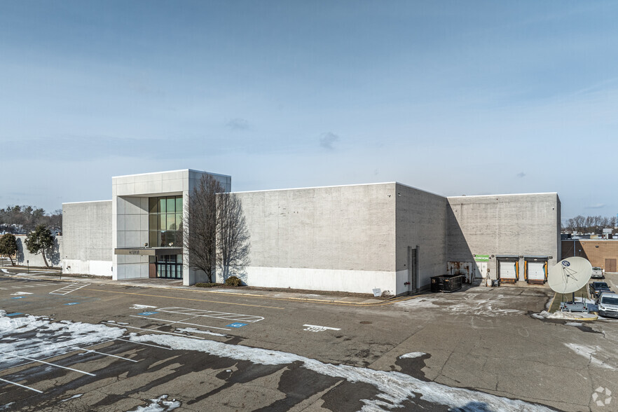 Primary Photo Of 100 Mall Dr, Steubenville Department Store For Lease