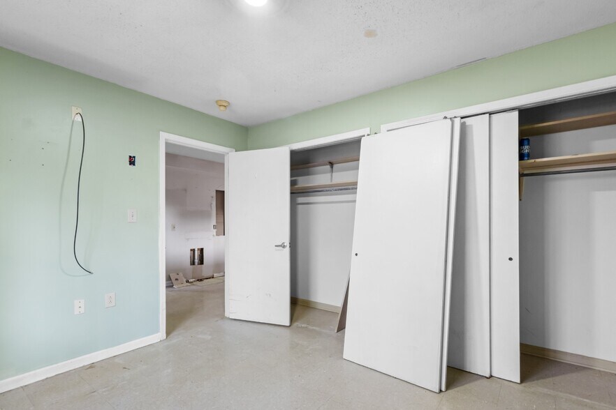 More Photos Of 2425 Highway 41A Byp, Clarksville Light Distribution For Sale