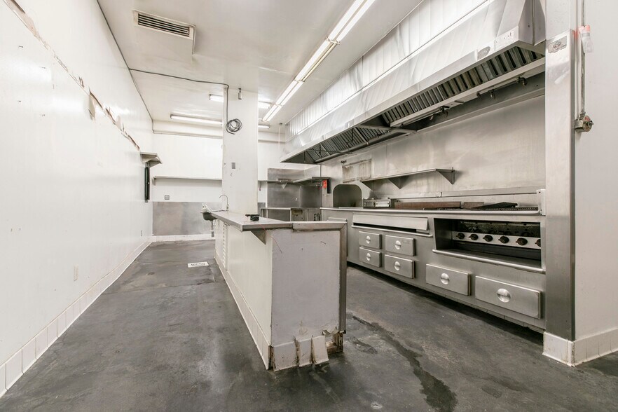 More Photos Of 6340 Yucca St, Los Angeles Restaurant For Sale