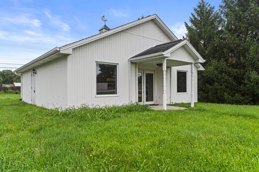 More Photos Of 307 N Armstrong St, Crothersville General Retail For Sale