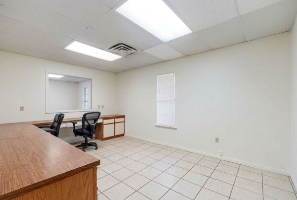 More Photos Of 1411 Turtle Creek Dr, Lufkin Office For Lease