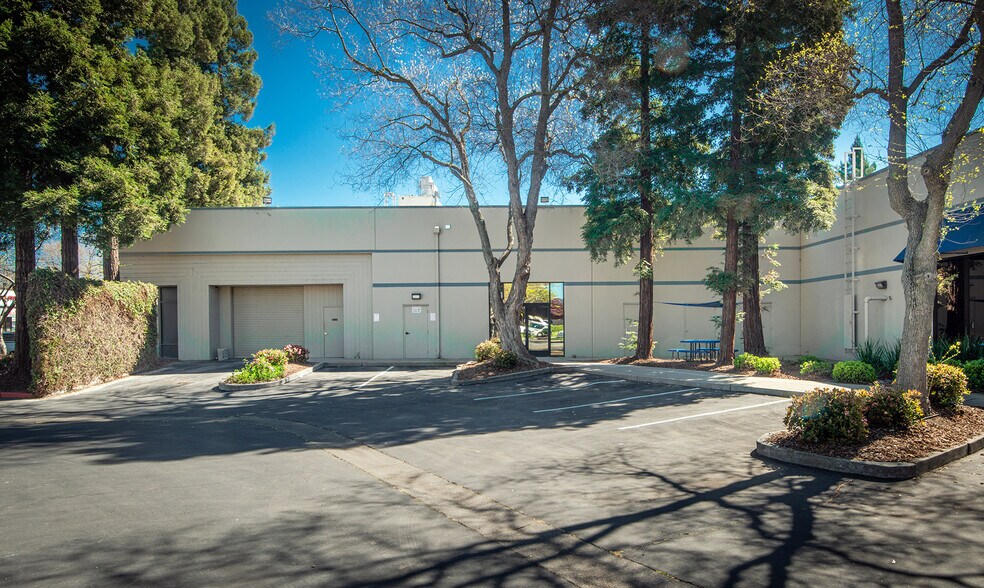 More Photos Of 2491 Boatman Ave, West Sacramento Research And Development For Lease