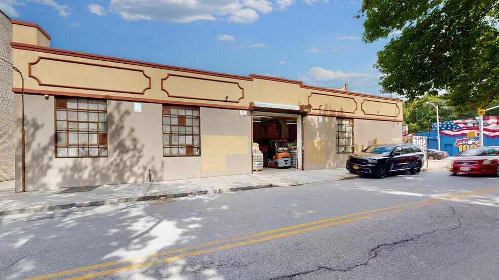 Primary Photo Of 1801 Decatur St, Flushing Warehouse For Sale