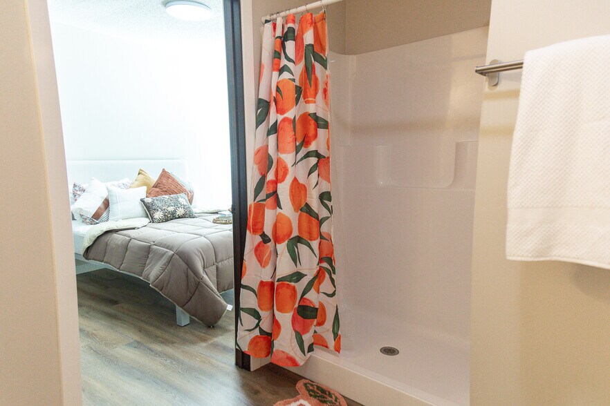 More Photos Of 125 Byrd Ave, Neenah Apartments For Sale