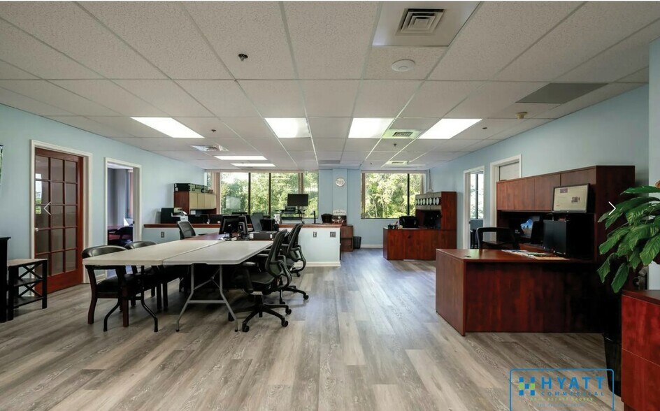 More Photos Of 147 Old Solomons Island Rd, Annapolis Medical For Sale