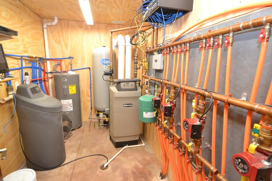 More Photos Of 3247 IN-28, Tipton Specialty For Sale