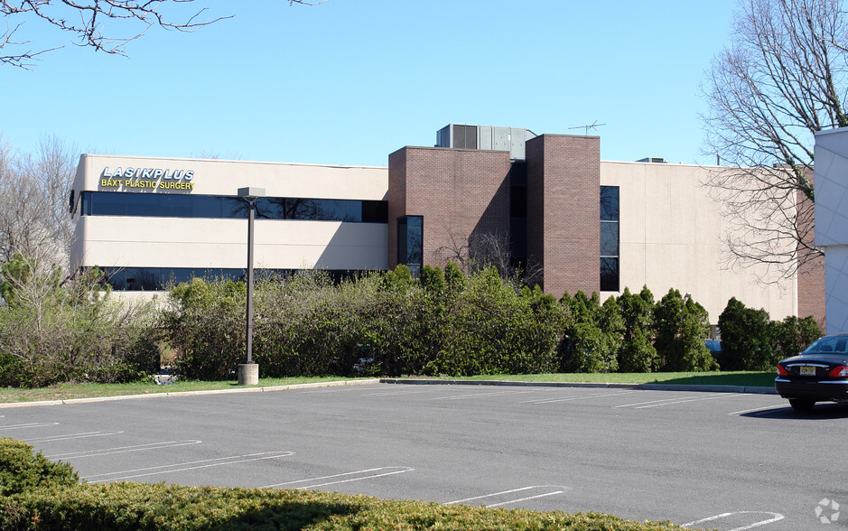 Primary Photo Of 351 Evelyn St, Paramus Medical For Lease