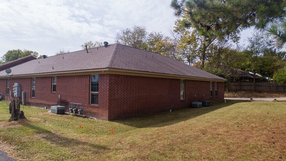 More Photos Of 1839 Tyler St, Conway Apartments For Sale