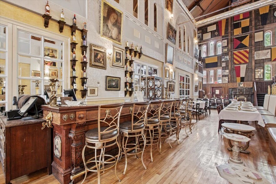 More Photos Of 49 Florida Ave, Amsterdam Hospitality For Sale