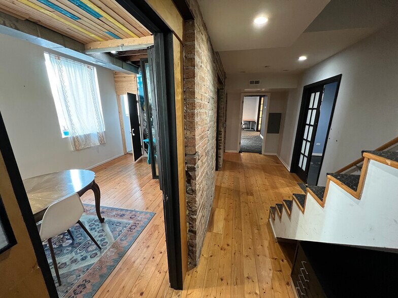 More Photos Of 1250 W Augusta Blvd, Chicago Showroom For Lease