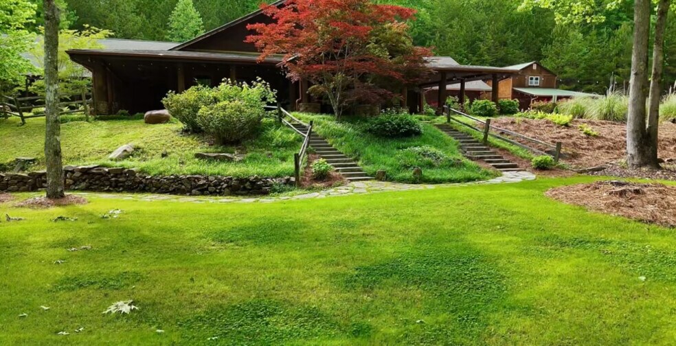 More Photos Of Cove Road, Jasper Specialty For Sale