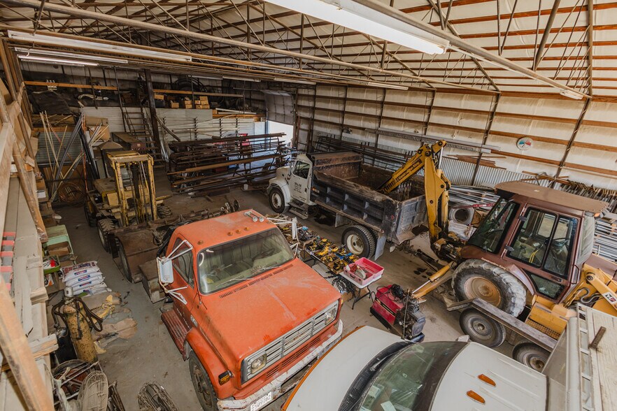 More Photos Of 410 N Commercial Ave, Sedgwick Storefront For Sale