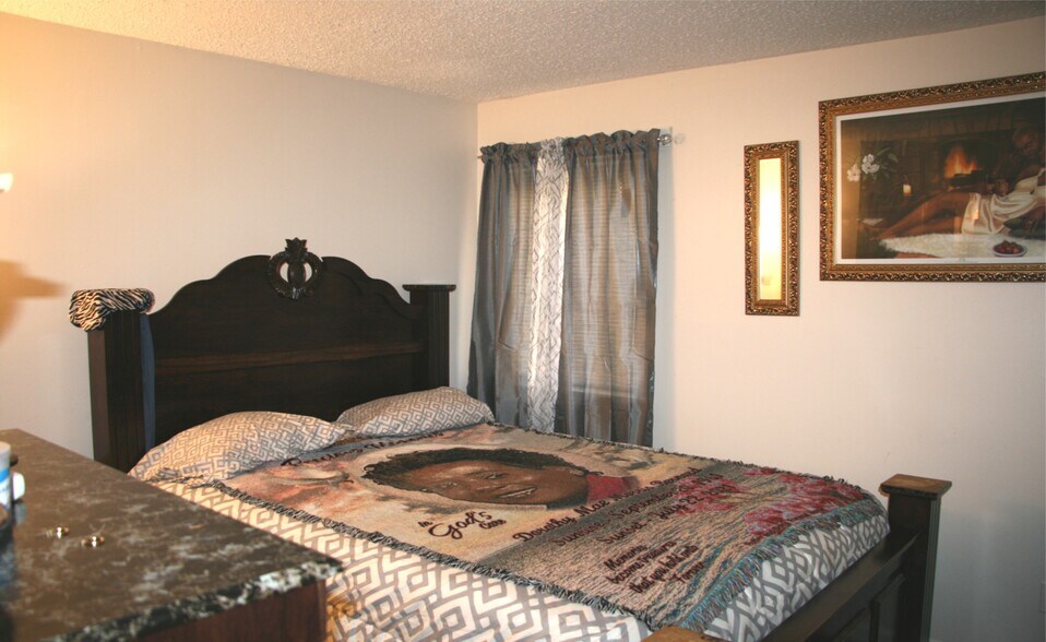 More Photos Of 601 Juniper Dr, Saluda Apartments For Sale