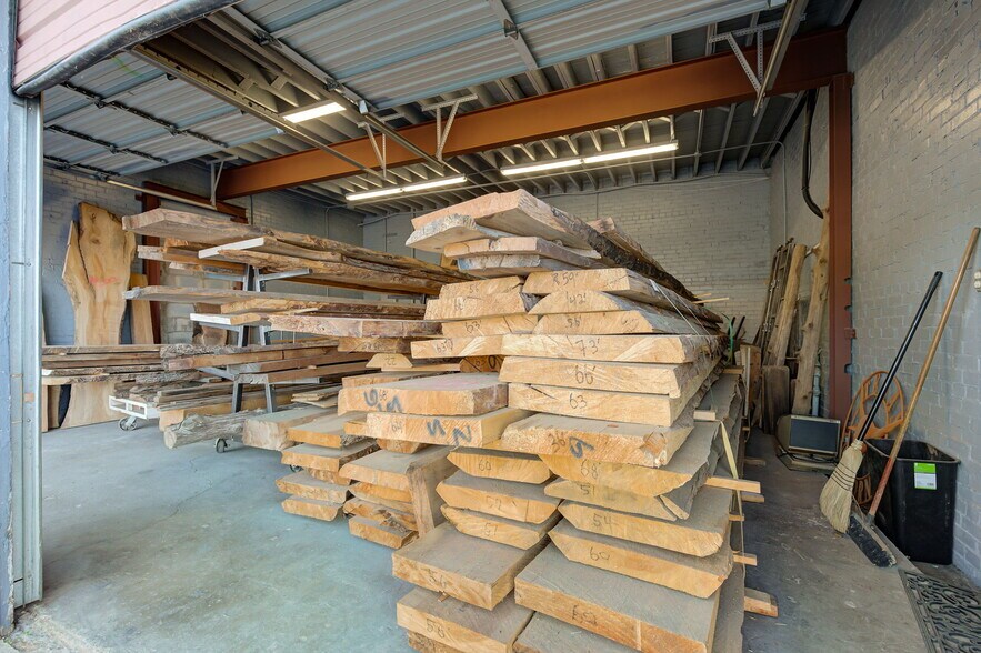 More Photos Of 1615 N Portland Ave, Oklahoma City Warehouse For Sale