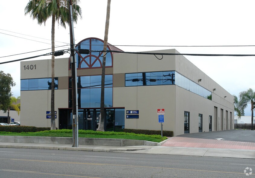 More Photos Of 1401 N Batavia St, Orange Research And Development For Lease