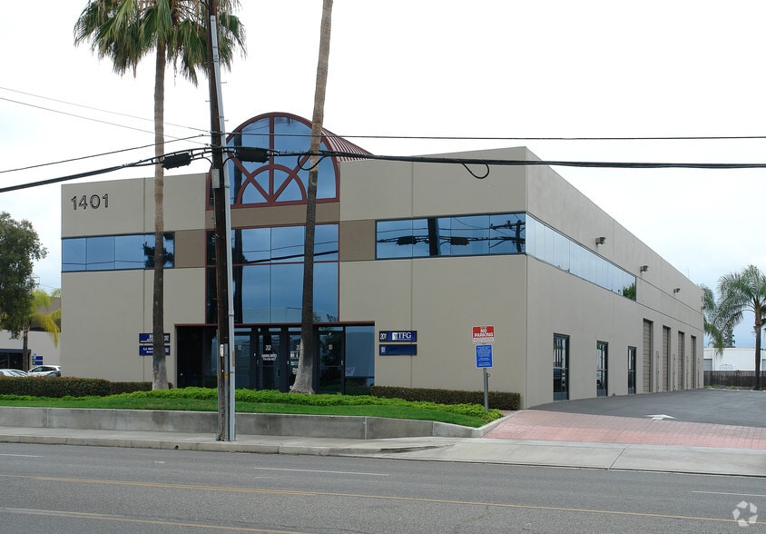 More Photos Of 1401 N Batavia St, Orange Research And Development For Lease