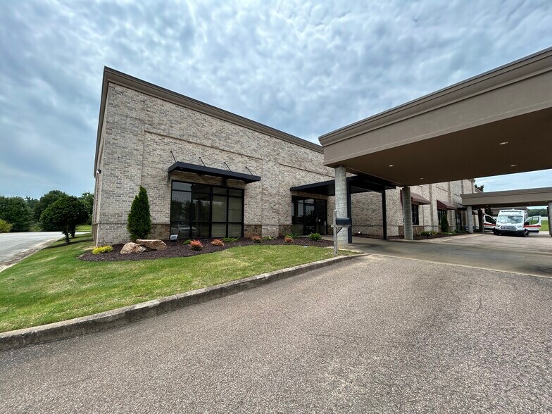 More Photos Of 213-221 Sterling Farm Dr, Jackson Medical For Lease