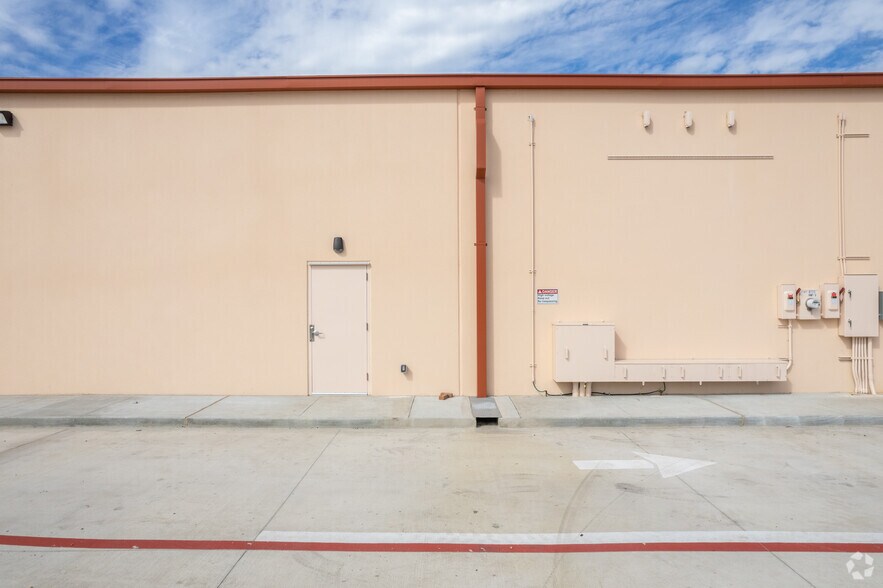 More Photos Of 8733 Hwy 6 S, Houston Restaurant For Lease