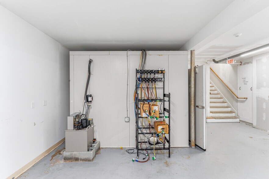 More Photos Of 13 Fort Hill Rd, Groton Storefront Retail Residential For Sale