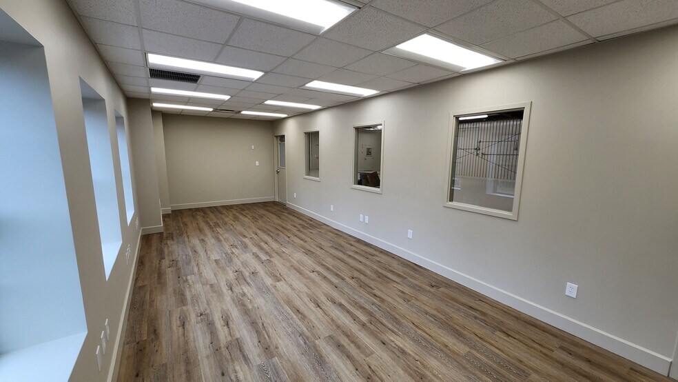 More Photos Of 272 E Kemper Rd, Loveland Industrial For Lease