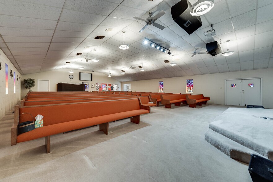 More Photos Of 1001 Austin St, Midland Religious Facility For Sale