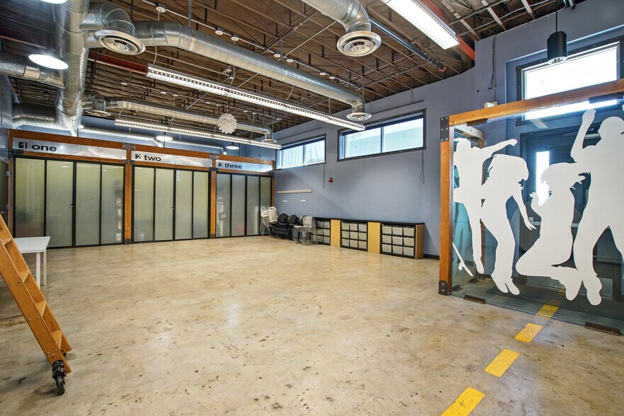 More Photos Of 1971 S Vermont Ave, Los Angeles Industrial For Sale