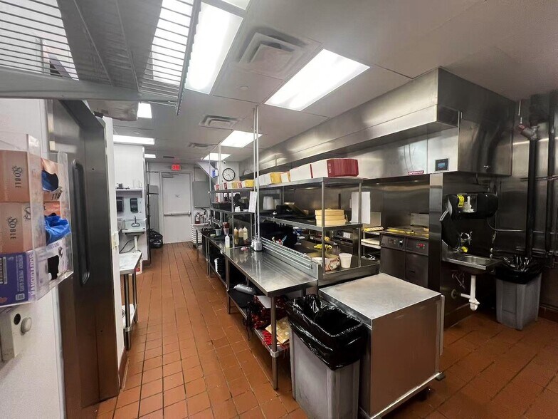 More Photos Of 1700 Post Oak Blvd, Houston Office For Lease