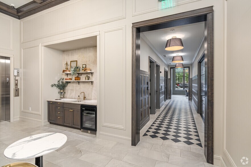 More Photos Of 695 Grand Ave, Saint Paul Apartments For Lease