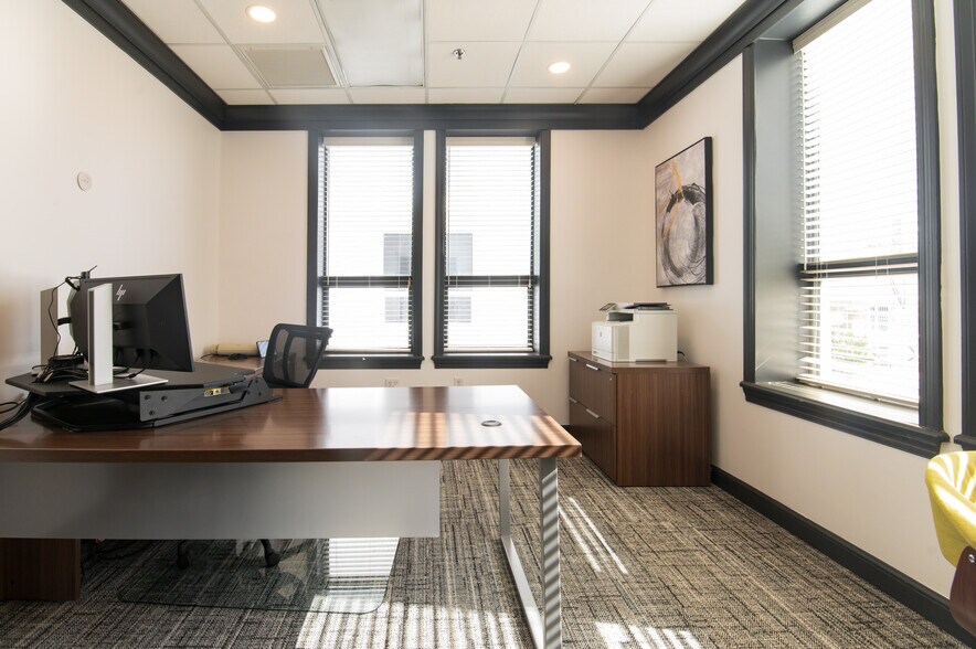 More Photos Of 442 W Kennedy Blvd, Tampa Office For Lease