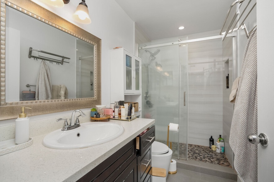 More Photos Of 712 Pacific St, Santa Monica Apartments For Sale