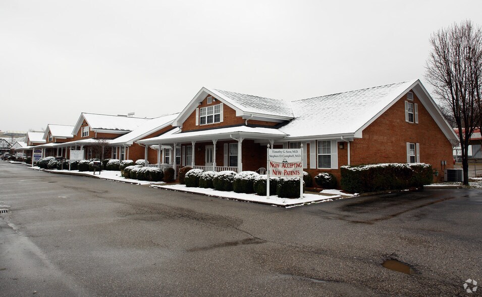 Primary Photo Of 4 Chateau Ln, Barboursville Medical For Sale