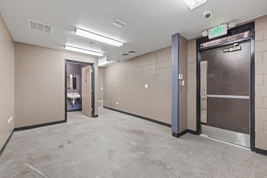 More Photos Of 4905 E 41st Ave, Denver Warehouse For Sale