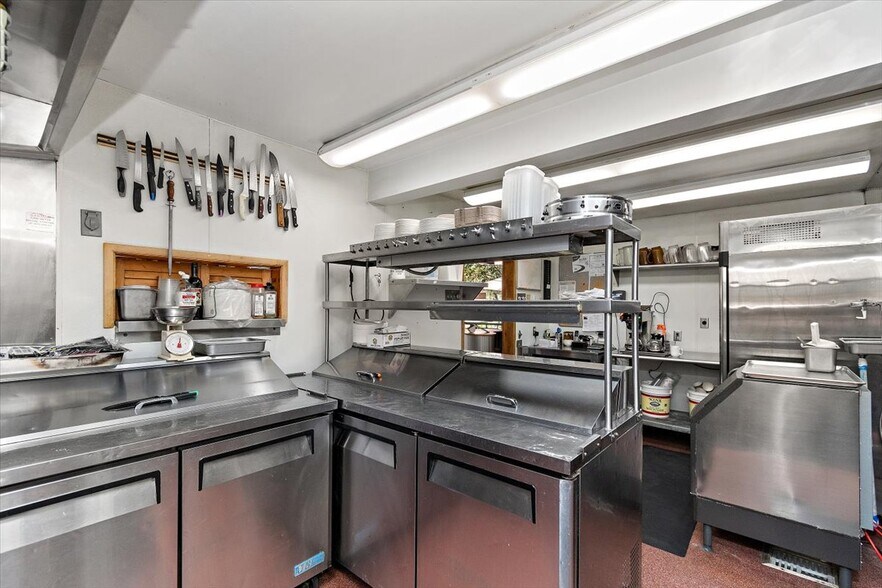 More Photos Of 39226 N Shore Dr, Fawnskin Restaurant For Sale