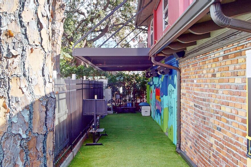 More Photos Of 3508 S Manhattan Ave, Tampa Health Club For Sale