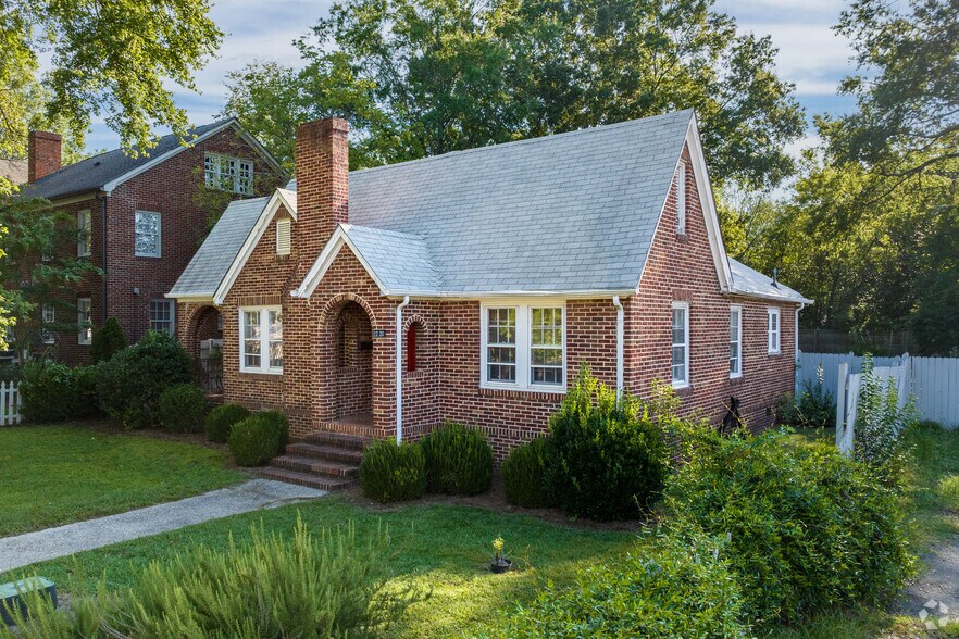 More Photos Of 2220 The Plaza, Charlotte Office Residential For Sale