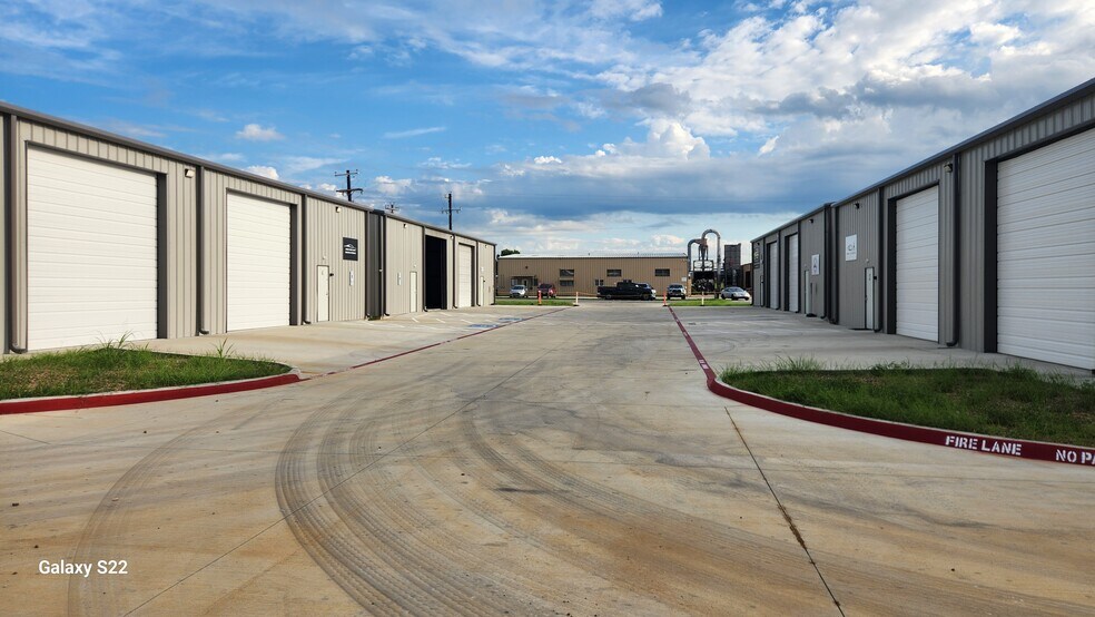 More Photos Of 14566 Industrial Park, Aubrey Warehouse For Sale
