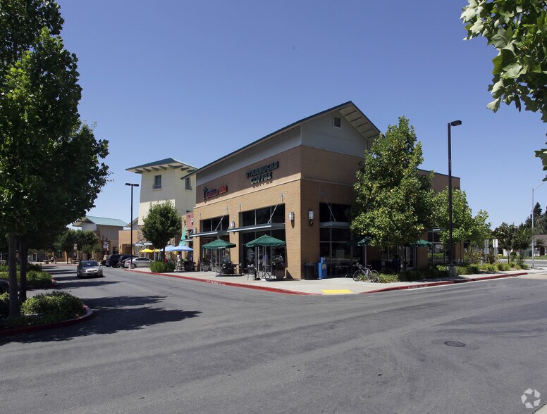 More Photos Of 2000-2155 Town Center Plaza, West Sacramento Unknown For Lease