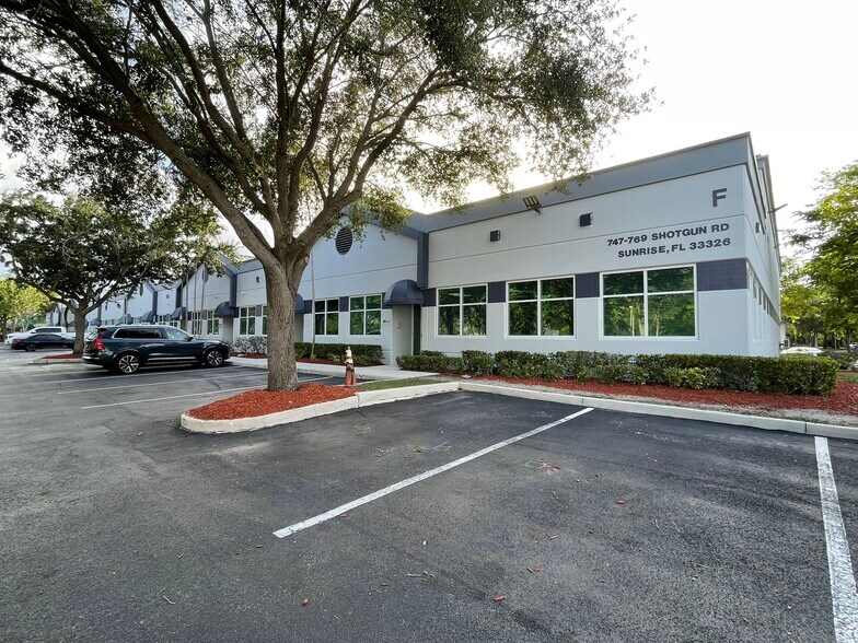 More Photos Of 757 Shotgun Rd, Sunrise Light Manufacturing For Lease