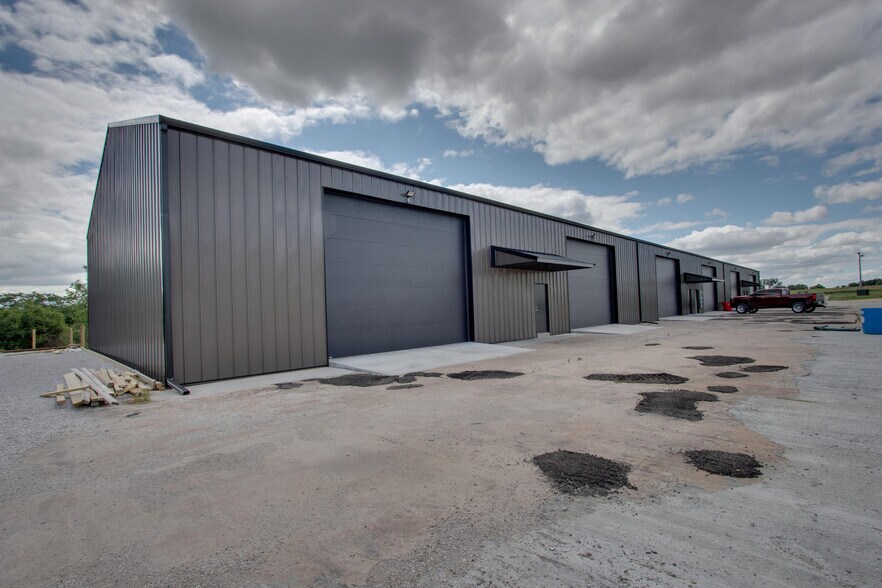More Photos Of 5101 Kochs Ln, Quincy Warehouse For Lease