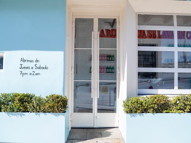 More Photos Of 1519 Wilshire Blvd, Santa Monica Restaurant For Sale