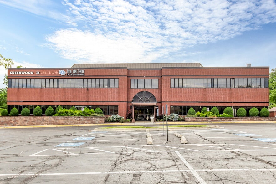 More Photos Of 200 NE 54th St, Kansas City Medical For Lease