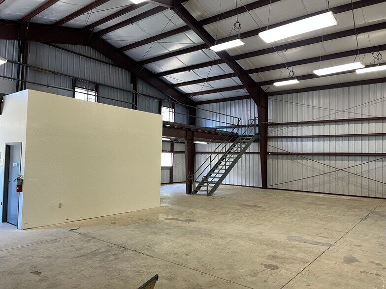 More Photos Of 770-780 Industrial Way, San Andreas Warehouse For Lease