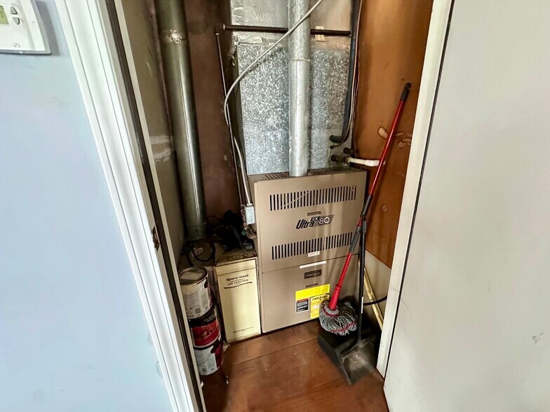 More Photos Of 202 S Broadway, Peru Storefront Retail Residential For Sale