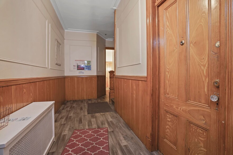 More Photos Of 1920 Palmetto St, Ridgewood Dormitory For Sale
